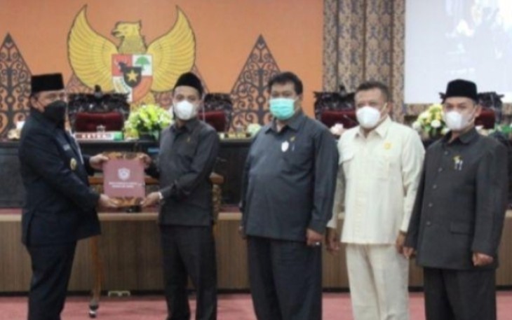 Ketua DPRD Kendal H. Muhammad Makmun S.H.I  foto bersama Wakil Bupati Kendal H. Windu Suko Basuki, S.H.