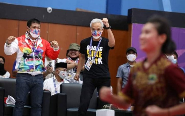 Ganjar Pranowo berikan semangat kepada Tim Sepak Takraw Putri Jateng