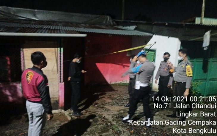 Diduga Melakukan Kegiatan Prostitusi Online, Polres Bengkulu Olah TKP