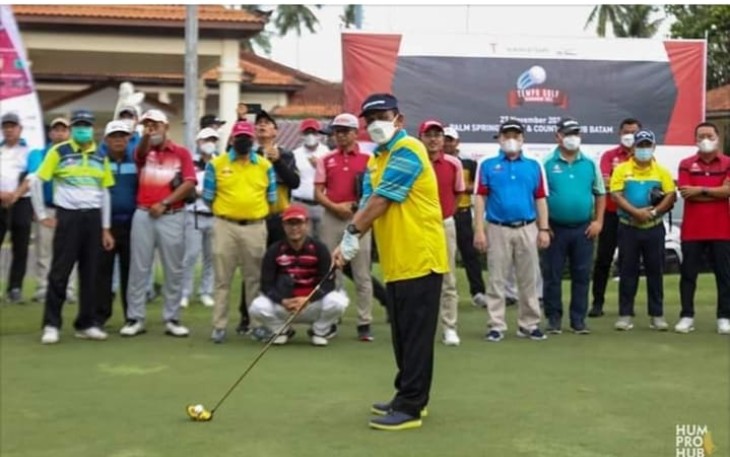 Gubernur di Dampingi Ketua TP PKK Kepri Provinsi  Buka Tempo 'Golf Turnament'