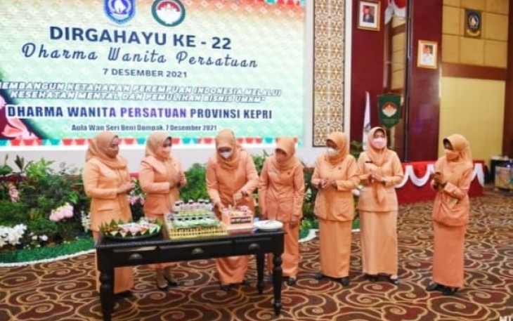 Peringatan HUT Dharma Wanita Persatuan (DWP) ke-22 tahun 2021 di Aula Wan Seri Beni