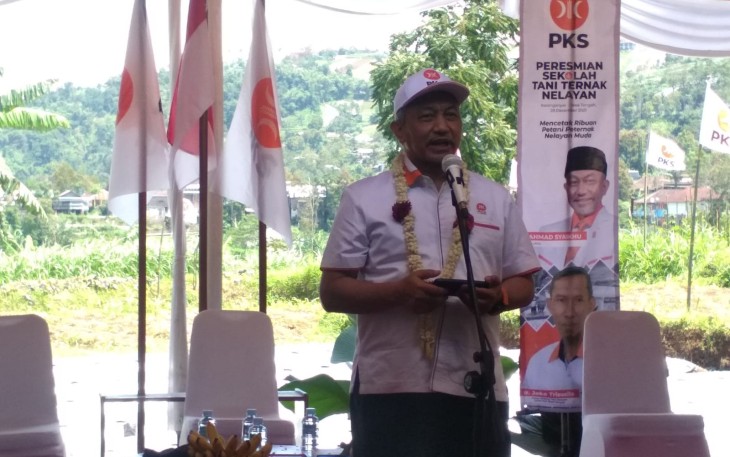  Presiden PKS Ahmad Syaikhu dalam acara Peresmian Sekolah Tani Ternak dan Nelayan (ST2N), di Karanganyar, pada Selasa (28/12/2021).