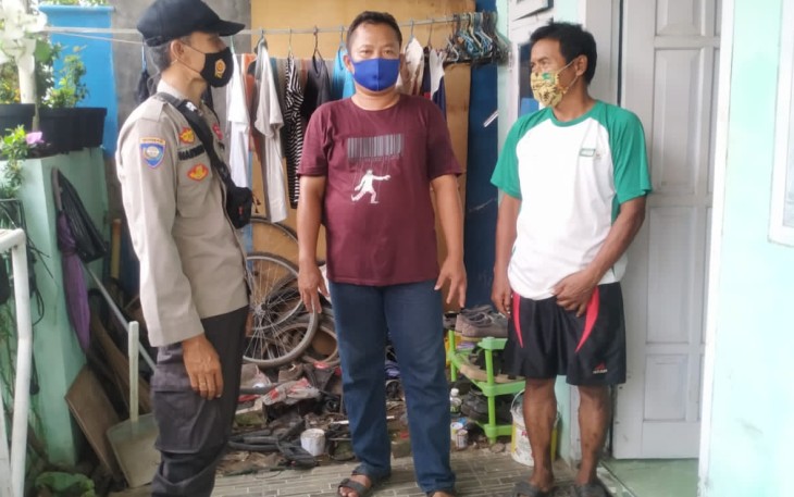 Polsek Pekalongan Utara di pimpin langsung Kapolsek Joko Suhendro melaksanakan tracing di Kelurahan Panjang Wetan Kecamatan Pekalongan Utara,