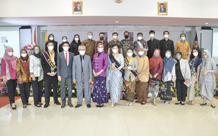 Salah satu Fakultas Kedokteran Gigi (FKG) paling bergengsi di Jakarta, FKG Universitas Prof. Dr. Moestopo (Beragama) hari ini mengangkat sumpah 26 dokter gigi baru
