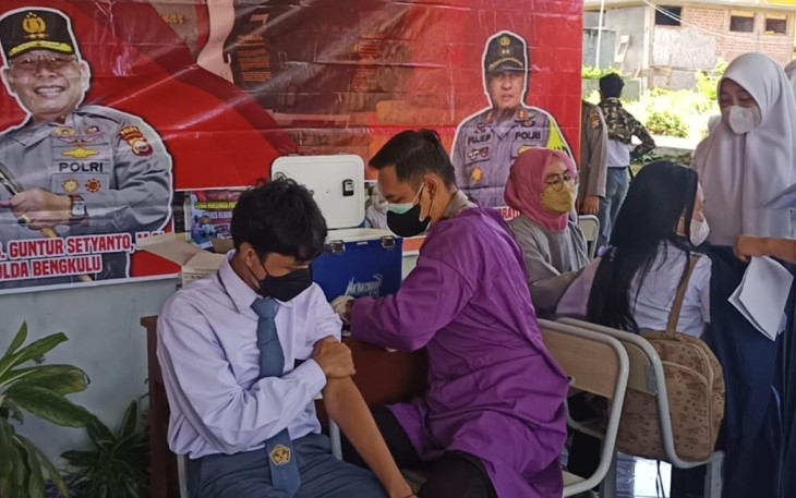 Serbuan Vaksinasi Presisi Polres Rejang Lebong Buka Gerai di Sekolah