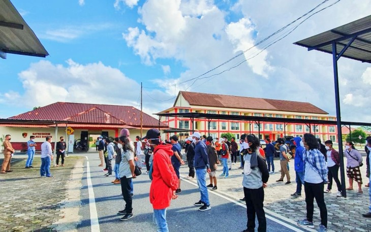 Polres Bintan Amankan Puluhan Pekerja Migran Indonesia Ilegal 