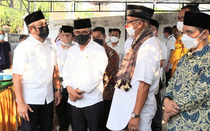 Sahat Apresiasi OJK dan BNI 46 Kucurkan KUR ke Petani Ponpes Segoro Agung