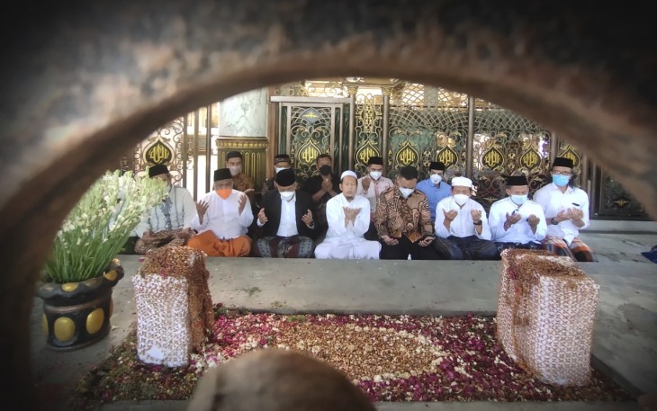 Ziarah Makam Syaikhona Cholil Bangkalan, PKS Terus Perjuangkan Gelar Pahlawan