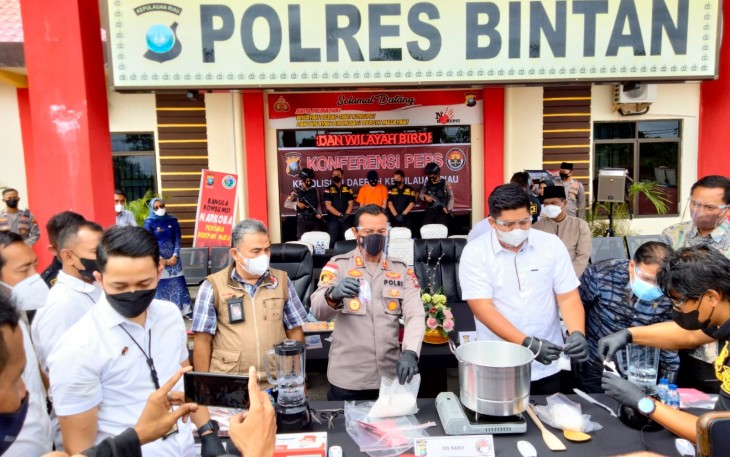 Kapolres Bintan Bersama PLT Bupati Bintan dan Kajari Musnahkan Barang Bukti Narkoba