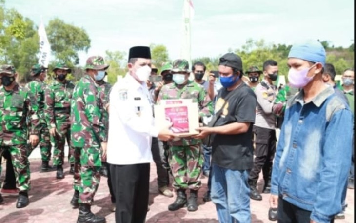 Gubernur H Ansar Ahmad Mengapresiasi Kegiatan TNI Manunggal Membangun Desa (TMMD) ke-112 Sebagai Wujud Sinergitas Membangun Negeri
