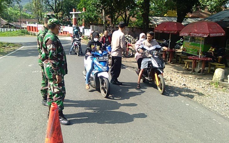 Kapolsek Cisompet Beri Imbauan PPKM Level Empat di Wilayah Hukumnya