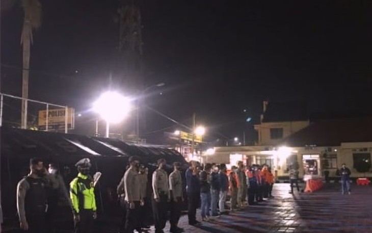 Kapolres Majalengka-Polda Jabar, Dalam Rangka PPKM Laksanakan Patroli KRYD Di Sejumlah Titik Tempat Kerumunan.