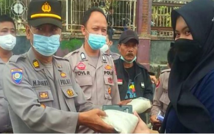 Polsek Cibatu Laksanakan Vaksinasi Presisi Polri Tahap 1 dan 2 di Halaman Masjid Besar Cibatu Garut