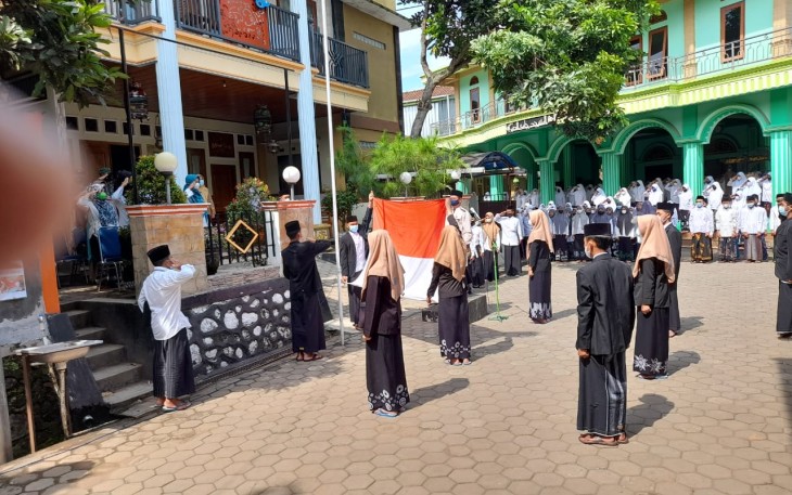 Kapolsek Limbangan Hadiri Upacara Hari Santri Nasional Tahun 2021 di Ponpes Miftahul Huda