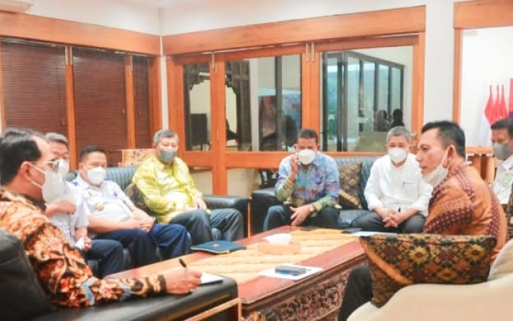 Gubernur Ansar saat bertemu Menteri Perhubungan