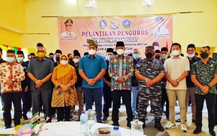 Plt Bupati Bintan, Roby Kurniawan foto bersama Pengurus DPP Perpat Bentan 