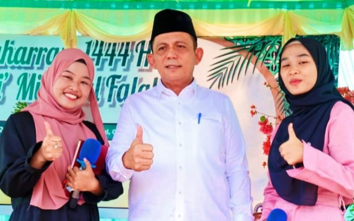 Gubernur Kepulauan Riau H. Ansar Ahmad saat menghadiri Gebyar Muharram 1444 H/2022 M di Masjid Jami' Miftahul Falah Kel. Pinang Kencana, Tanjungpinang, Ahad (7/8). 