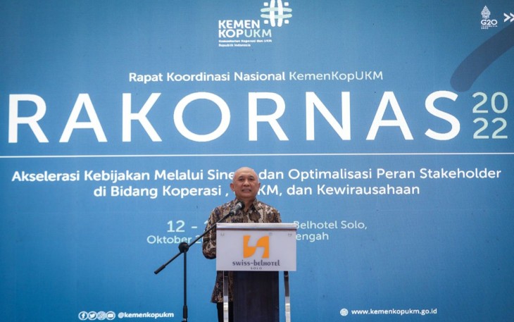 MenKopUKM Teten Masduki saat membuka acara Rapat Koordinasi Nasional (Rakornas) Bidang Koperasi, UMKM, dan Kewirausahaan Tahun 2022, di Surakarta, Jawa Tengah, Kamis (13/10).