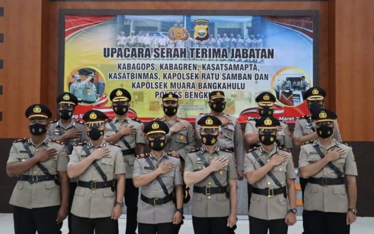 Foto Bersama usai sertijab