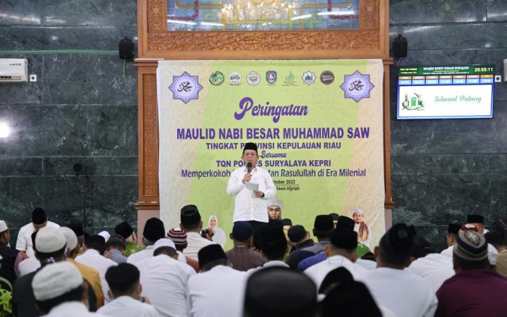 Gubernur Kepulauan Riau H. Ansar Ahmad pada Acara Peringatan Maulid Nabi Muhammad SAW 1444 H Tingkat Provinsi Kepri bersama TQN Pondok Pesantren Suryalaya Kepri di Batam, Sabtu (08/10).