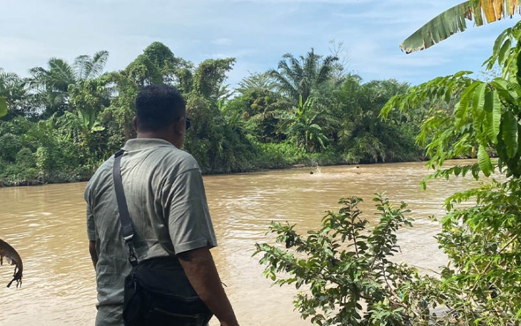 Pasca penggerebekan, penjudi nyebur ke sungai
