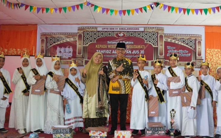Acara wisuda Tahfidz Qur'an di SDN 01 Simalanggang.