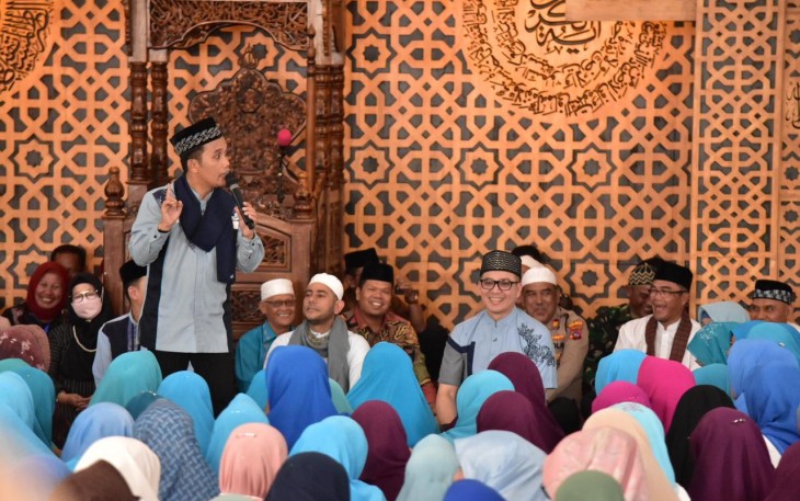 Ustadz Maulana saat memberikan Tausiah di Masjid Istiqamah Bulakan, Balai Kandi.