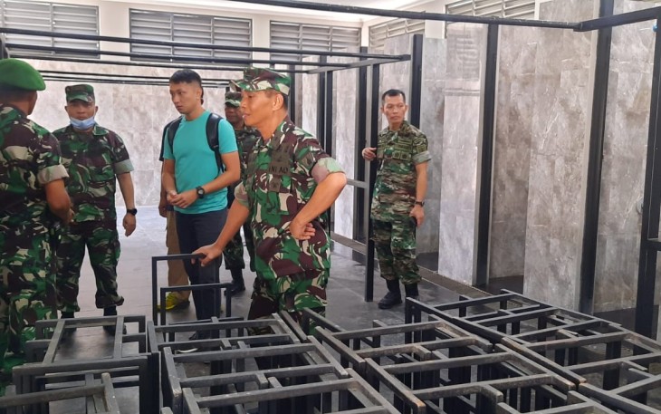 Irdam V/Brw saat Cek Renovasi Rumdis dan Barak Yonif 511/DY