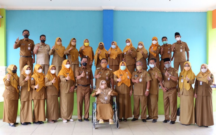 Wawako Tanjung pinang Endang saat  Foto bersama