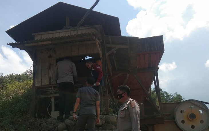 Pemeriksaan sekitar lokasi pagi hari Selasa (05/04).