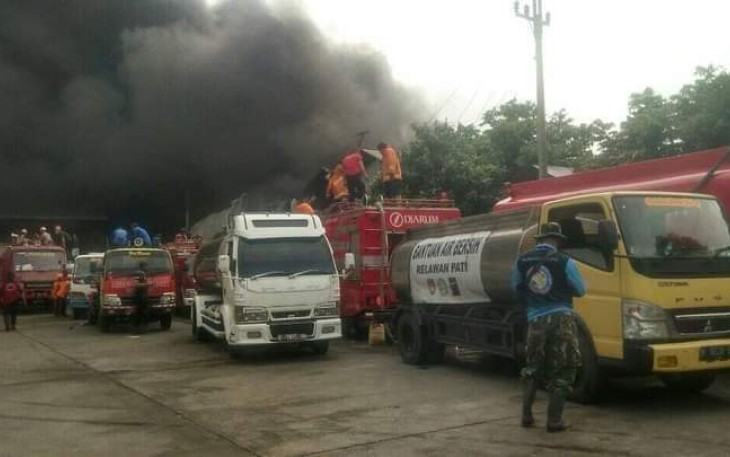 Armada relawan Kembang Joyo suport mobil damkar