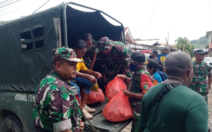 Anggota Korem 172/PWY tetap siaga