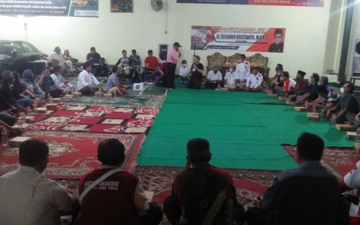 Anggota DPRD Jawa Timur, dr. Benyamin Kristianto Mars, saat reses di Desa Sambibulu, Kecamatan Tamah, Sidoarjo.