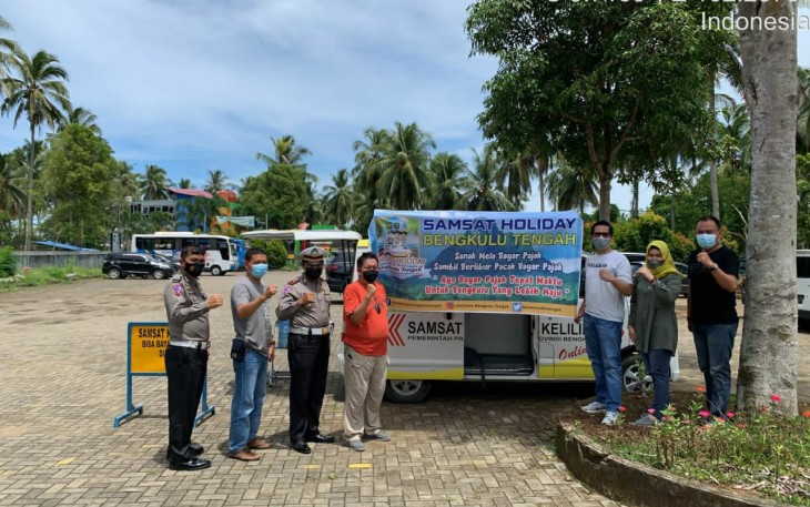 Sat Lantas Polres Bengkulu Tengah gelar Samsat Holiday di objek wisata Wahana Surya
