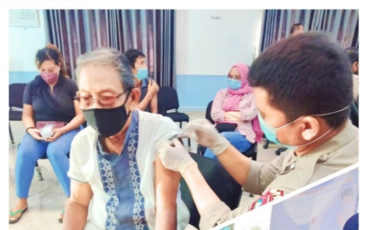 Vaksinasi di Desa Lancang Kuning Bintan