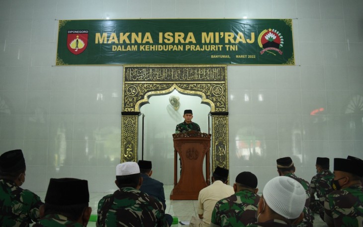 Peringatan Isra Mi'raj di Korem 071/Wijayakusuma 