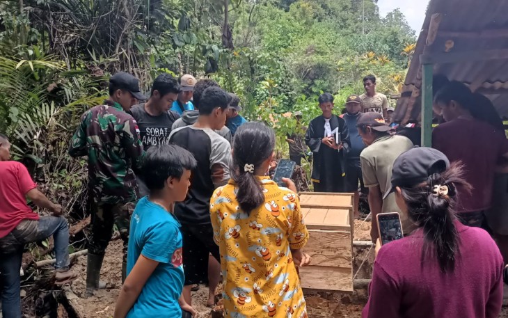 Satgas Bantu Pemakaman Warga di Perbatasan