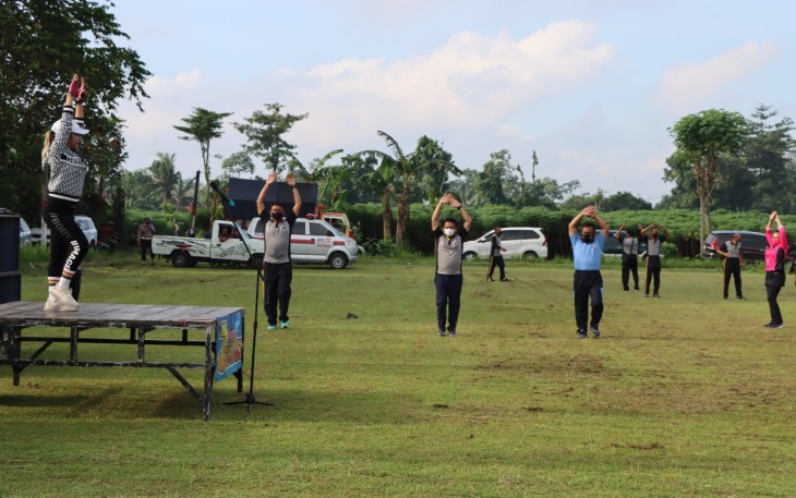 Polres Blitar Kota Gelar Olahraga Bersama TNI