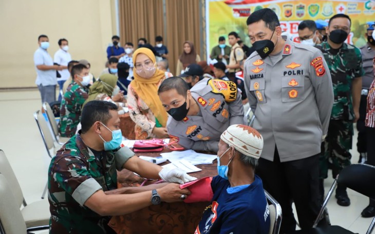 Wakapolda Jabar Tinjau Vaksinasi di Kabupaten Ciamis