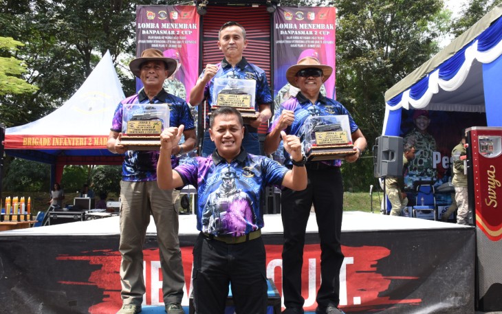 Para Pejabat Utama Kodiklatal Ikuti Lomba Menembak