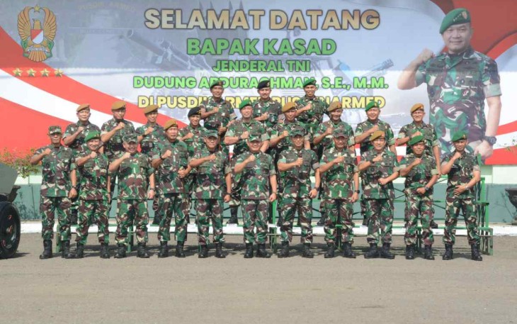 Kasdam III/Slw Dampingi Kasad Tinjau Pusdik Jajaran Kodiklatad 