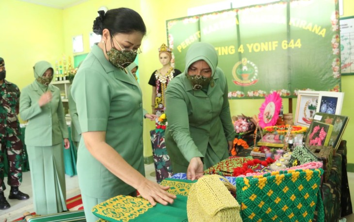 Tatap Muka Ketua Persit KCK Daerah XII/Tpr Dengan Anggota Ranting 4 Yonif 644