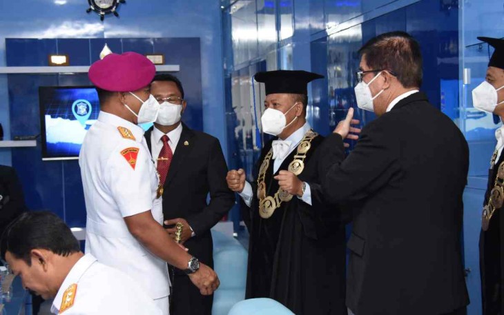 Dankodiklatal Hadiri Wisuda Sarjana Universitas Hang Tuah