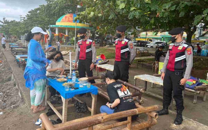 Tim Black Marlin Polisi Ingatkan Masyarakat Tetap Jaga Prokes dan Ajak Vaksinasi