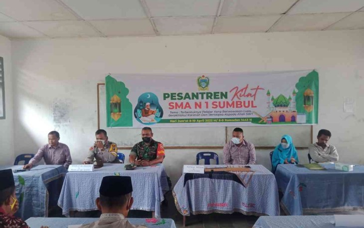 Narasumber Pesantren Kilat, Babinsa Koramil 01/Sbl Sampaikan 3M 