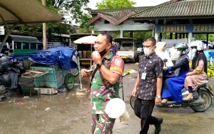 Sosialisasi vaksinasi di pasar Kramat Barabai