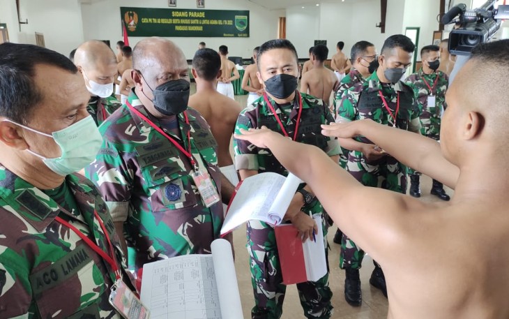Kasdam Kasuari Pimpin Sidang Parade Calon Tamtama Jalur Reguler Dan Khusus