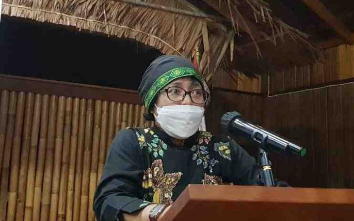 Ibu Novieta saat memberikan pelatihan E-commerce pelaku UMKM di Kepulauan Mentawai, Rabu (20/4/22) 