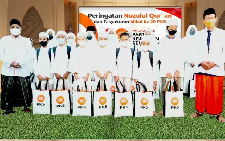 Partai Keadilan Sejahtera (PKS) bakti sosial menyantuni anak yatim