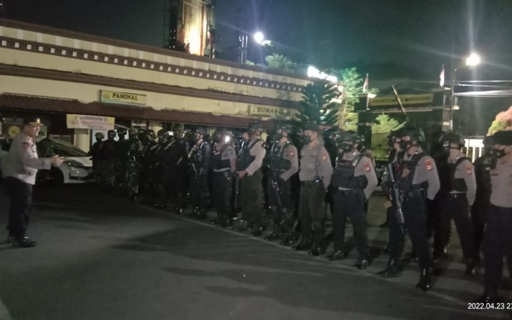 Polrestabes Makassar gencarkan patroli gabungan, pastikan Situasi aman terkendali. Sabtu (23/4/2022)